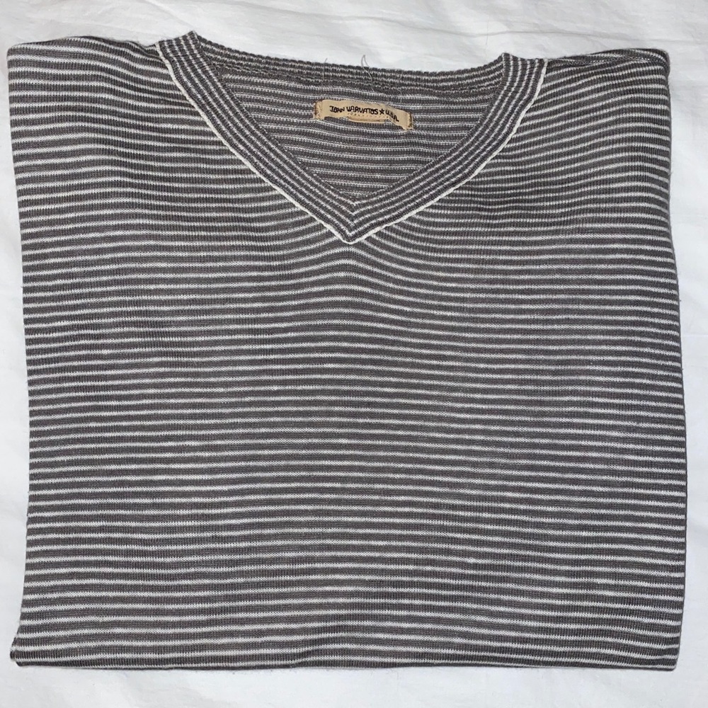 $250 John Varvatos Men’s Sweater - White and gray